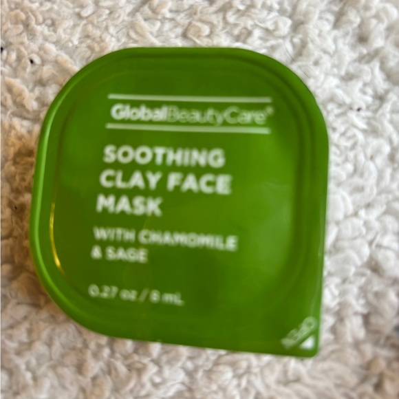 Bundle Betsey Johnson Clutch No 7 Illuminator,Shower Steamer,Towel,Sonny Angel - Picture 16 of 17